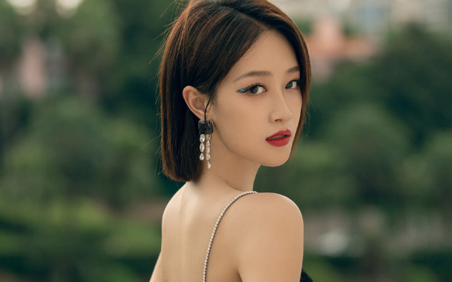 掘金小前锋赛后笑谈关键补防时刻,掘金队中锋