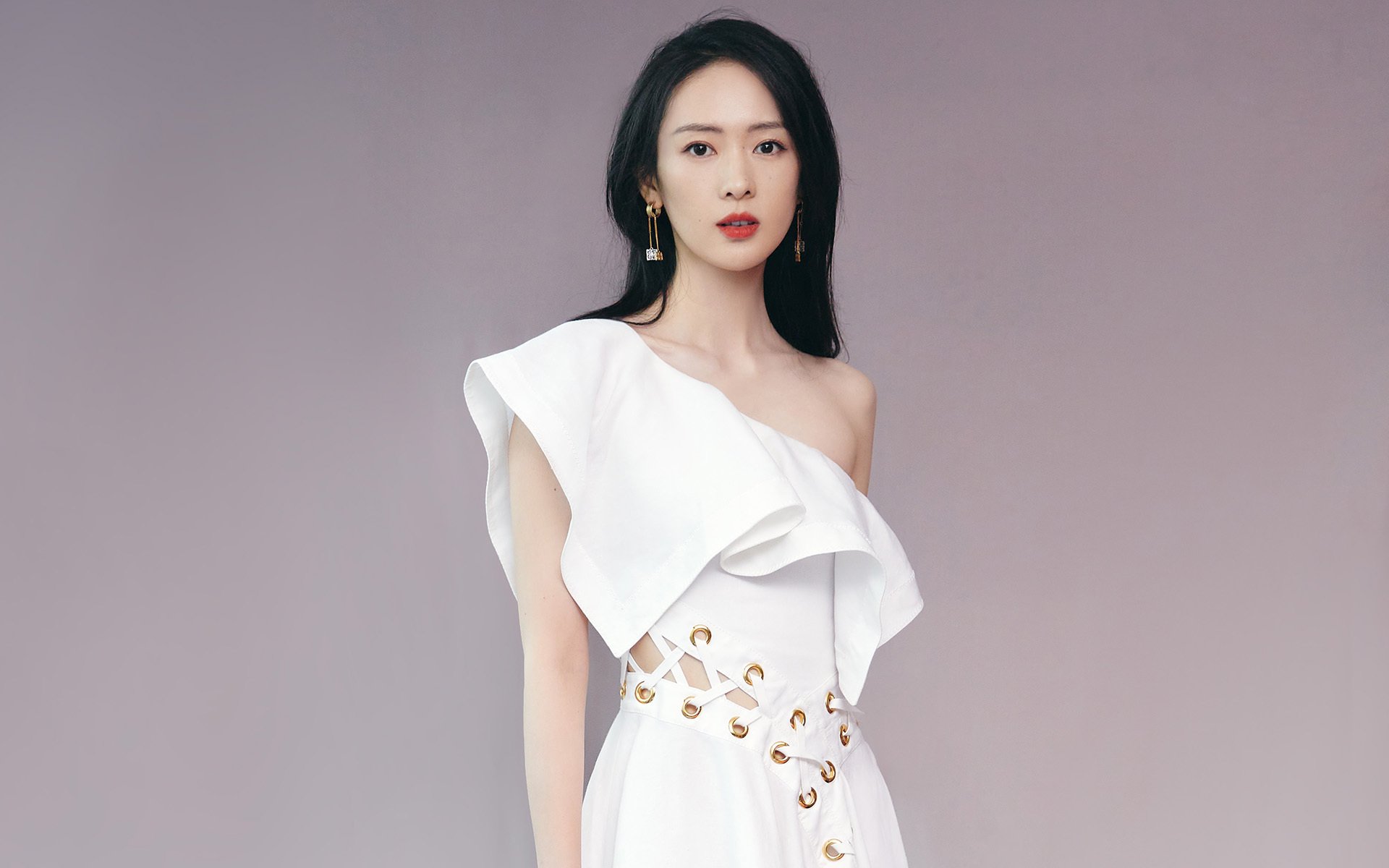 欧洲杯战术大戏：变化多端引爆现场激情，欧洲杯揭幕战依98db in