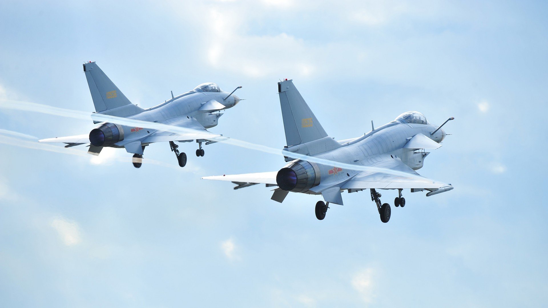 欧洲杯战术大戏：变化多端引爆现场激情，欧洲杯揭幕战依98db in